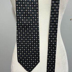 100% Silk Tie Necktie MEETING STREET Blue Checkerboard